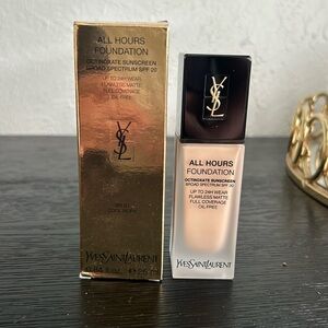 New in box shade BR20 cool ivory.